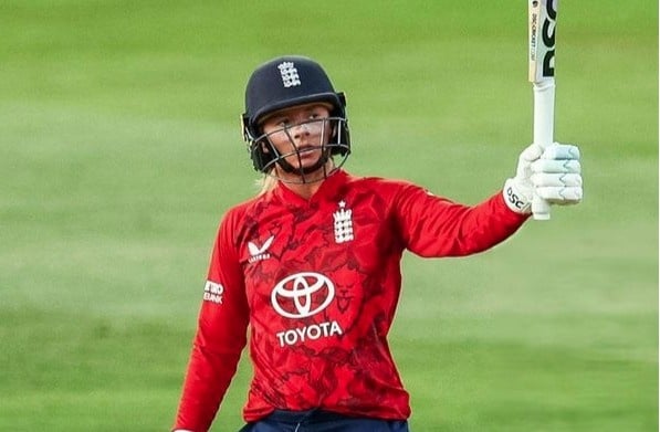 Diana Wyatt Has Hit The Most Fours In Hundred Women's History Diana Wyatt Has Hit The Most Fours In Hundred Women's History