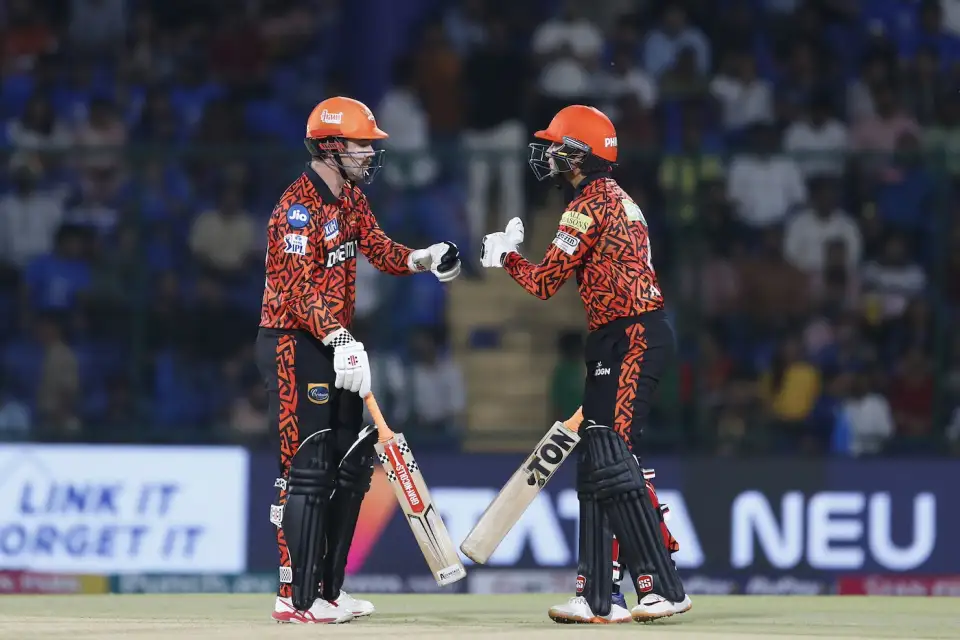Travis Head and Abhishek Sharma put on a blazing show in the powerplay Travis Head and Abhishek Sharma put on a blazing show in the powerplay