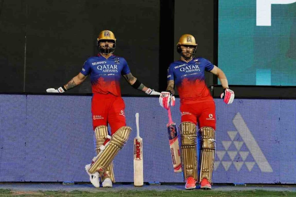 Faf du Plessis and Virat Kohli Faf du Plessis and Virat Kohli