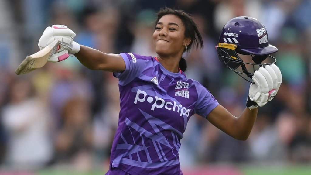 Davina Perrin's 25-Ball Fifty