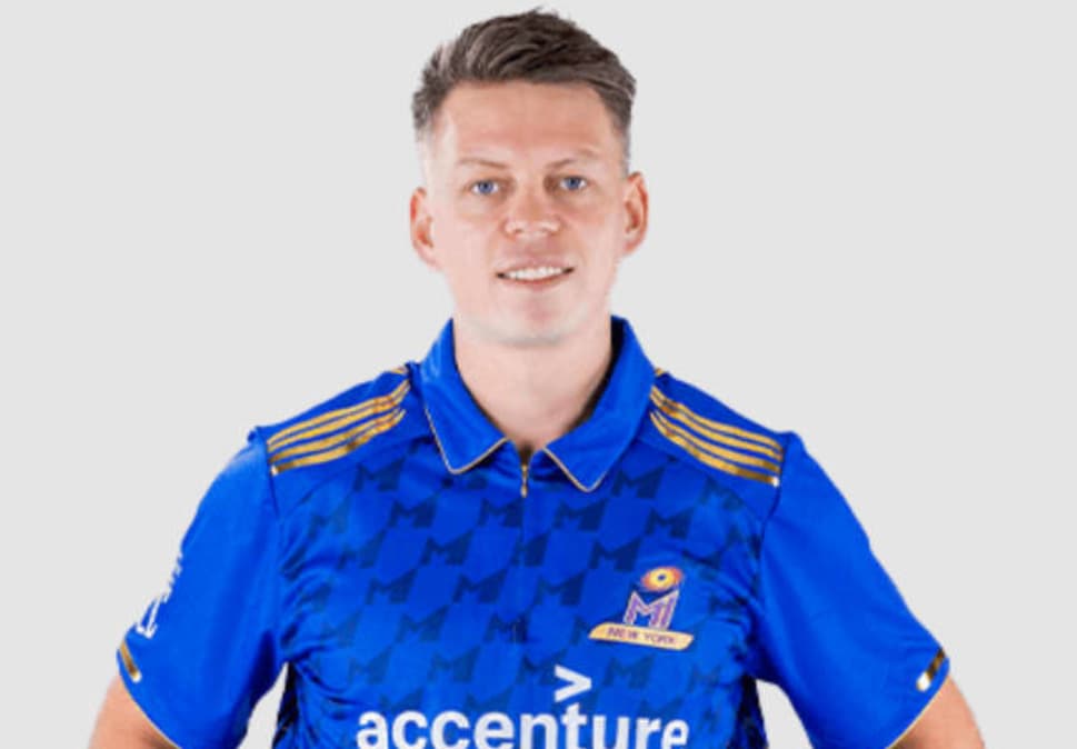 Michael Bracewell (MI New York-Seattle Orcas) Michael Bracewell (MI New York-Seattle Orcas)