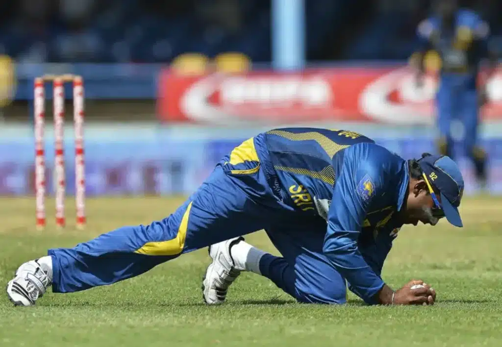 Mahela Jayawardene (Sri Lanka) - 3 Catches vs Bangladesh, 2008