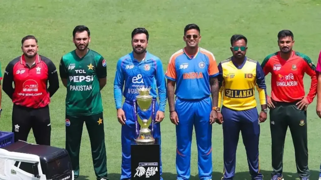 Asia Cup Trophy and Captains